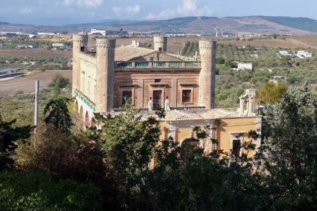 Torri, case di caccia e giardini: alla scoperta della maestosa Villa Gattini, il "castello" di Matera